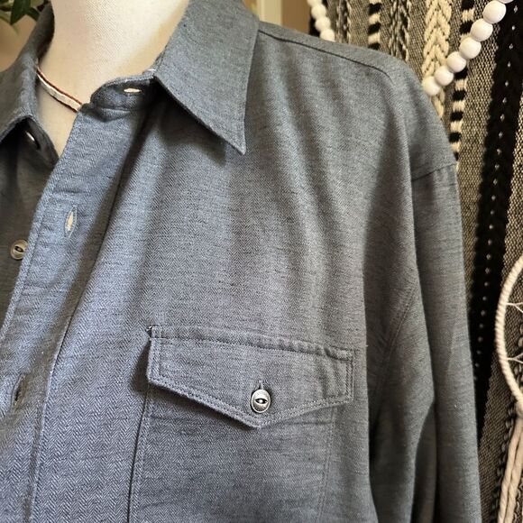 Men’s Ascend Dark Gray Herringbone Slub Button Up Shirt - Picture 2 of 7